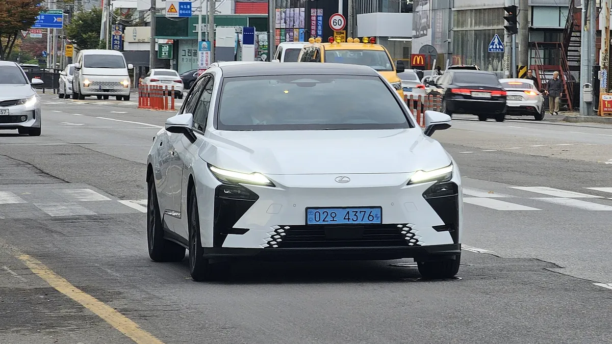 Lexus ES