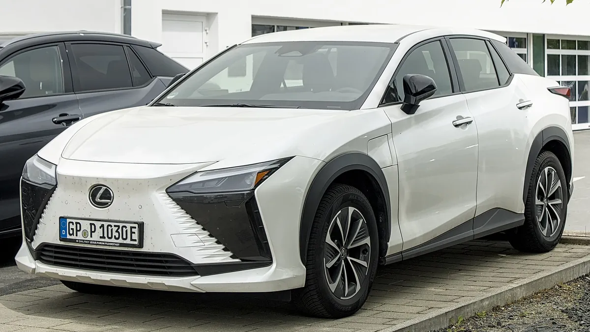 Lexus RZ