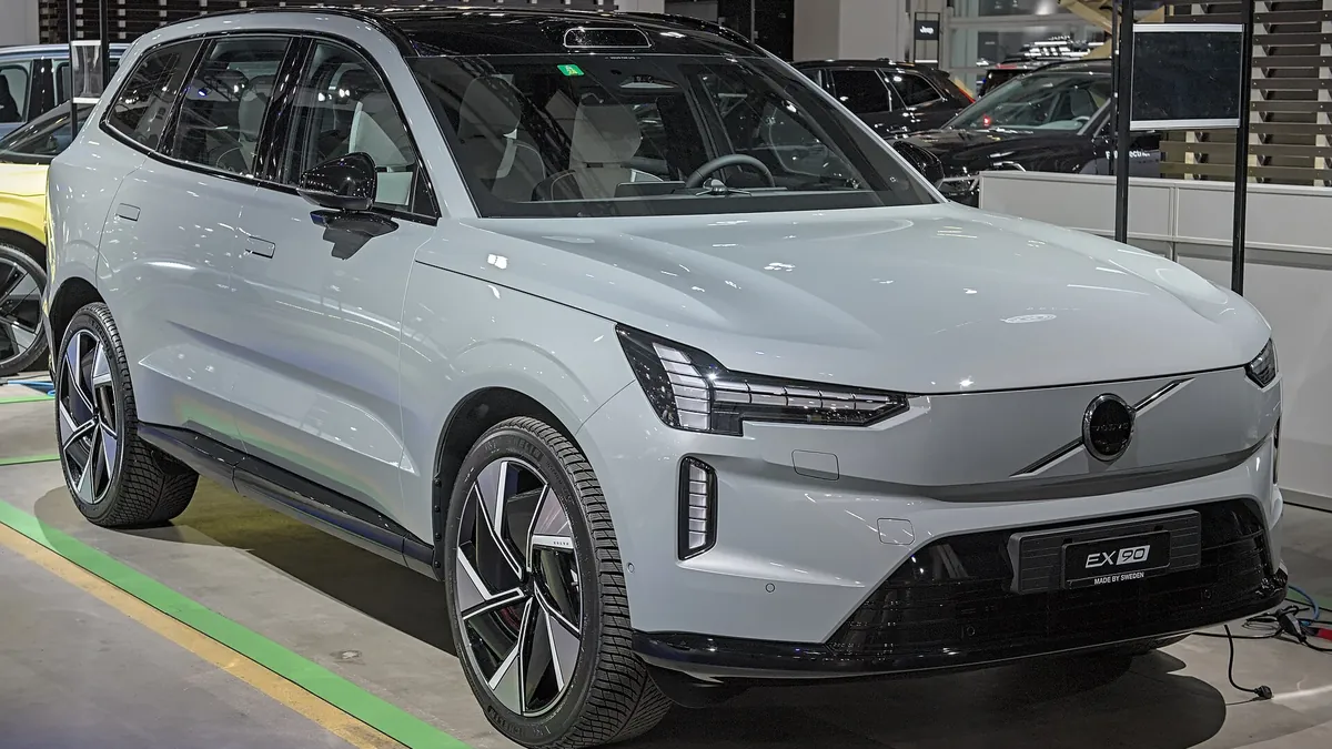 Volvo EX90
